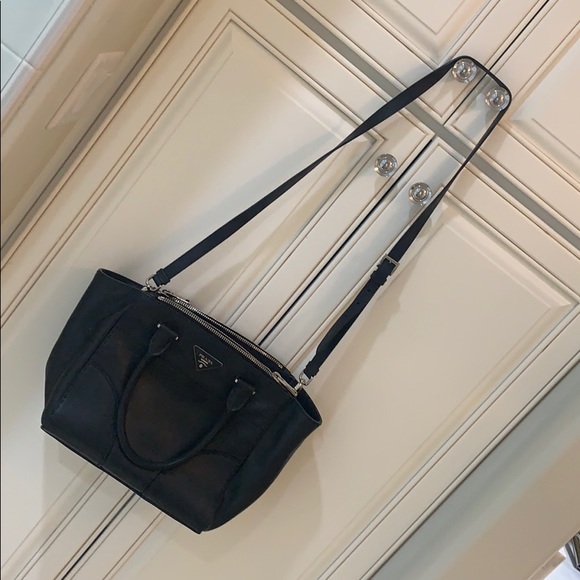 Prada (authentic) city calf double zip tote - Picture 2 of 11